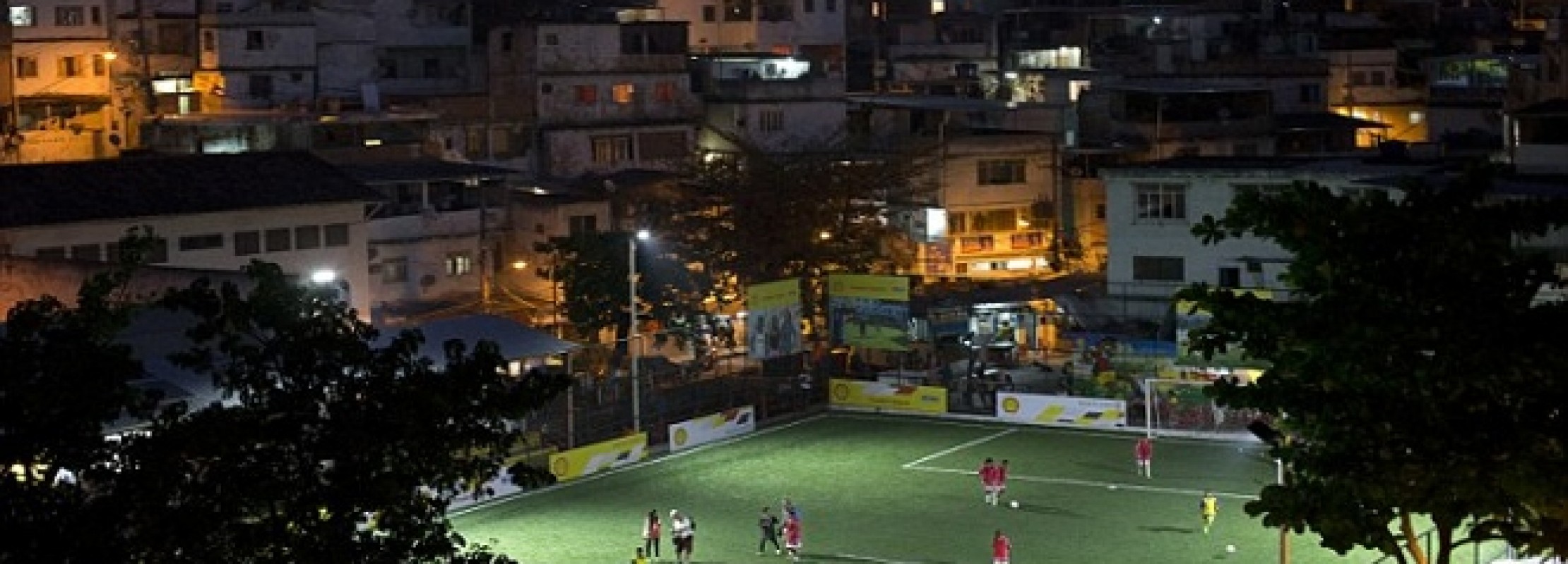 Γήπεδο στη Βραζιλία φωταγωγείται από την ενέργεια των παικτών