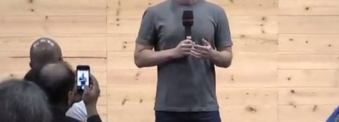 Γιατί ο «κ. Facebook» φορά κάθε μέρα την ίδια μπλούζα