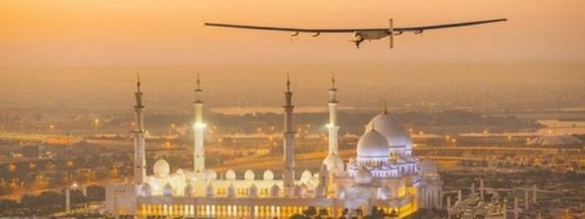 Ο γύρος του κόσμου χωρίς καύσιμα: Το Solar Impulse-2 απογειώθηκε από το Αμπού Ντάμπι