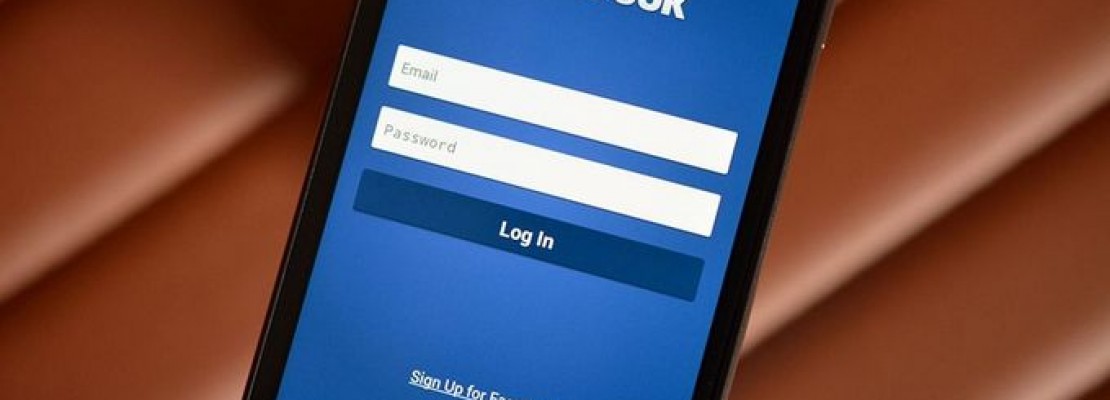 Το Facebook δοκιμάζει την ενσωμάτωση της λειτουργίας σχολίων σε πραγματικό χρόνο