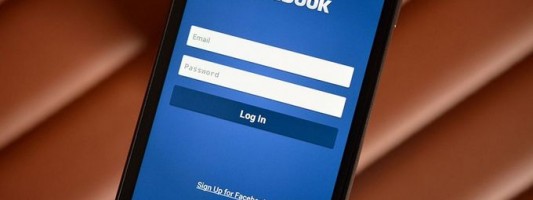 Το Facebook δοκιμάζει την ενσωμάτωση της λειτουργίας σχολίων σε πραγματικό χρόνο