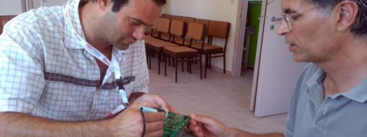 Ανοιξε τo πρώτο Repair Cafe: Πίνεις τον καφέ σου και ανακυκλώνεις χαλασμένες συσκευές