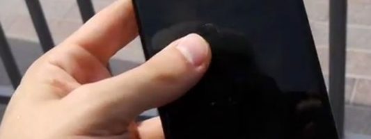 Τι θα πάθει ένα iPhone 7 αν το πετάξεις από το ψηλότερο κτίριο του κόσμου