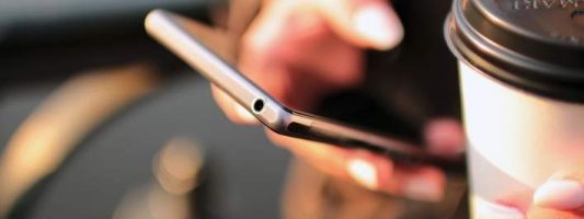 Μια ανατρεπτική έρευνα: Τα smartphones βλάπτουν την αποδοτικότητά μας