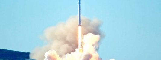 Επιτυχής η εκτόξευση του πυραύλου Falcon 9 της εταιρίας SpaceX