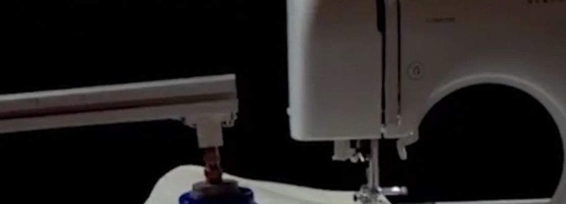 Το ρομπότ που ράβει και φτιάχνει ρούχα