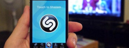 Η Apple ετοιμάζεται να εξαγοράσει τη Shazam