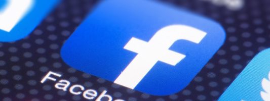Facebook: Το χρησιμοποιούν καθημερινά 1,62 δισ. άνθρωποι