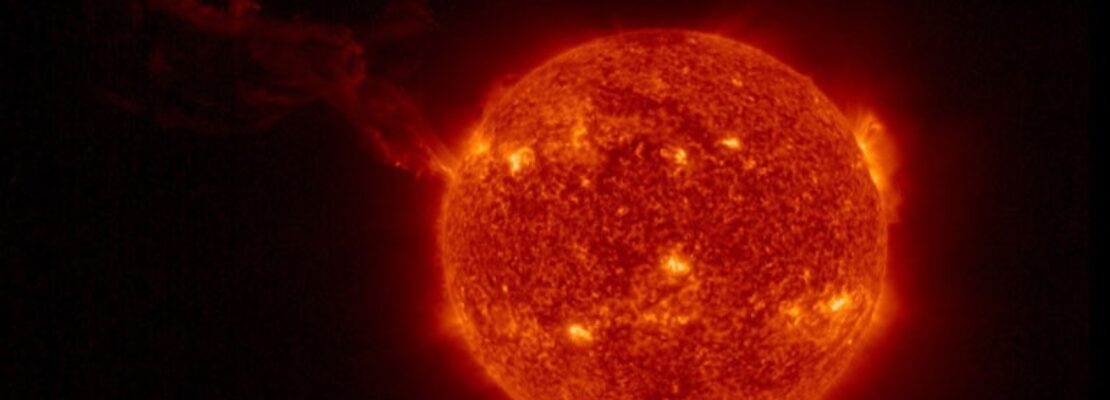 Γιγάντια έκρηξη στον Ήλιο μήκους εκατομμυρίων χιλιομέτρων είδε το σκάφος Solar Orbiter