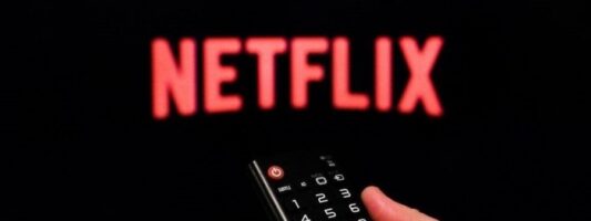Η μετοχή του Netflix έκλεισε με πτώση 35% εξαφανίζοντας περισσότερα από 50 δισεκατομμύρια δολάρια!