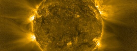 Το Solar Orbiter τράβηξε κοντινές θεαματικές φωτογραφίες του Ήλιου και αποκάλυψε έναν «ηλιακό σκαντζόχοιρο»