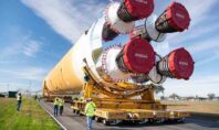 ΗΠΑ: H NASA αποσύρει τον διαστημικό πύραυλο SLS από την πλατφόρμα εκτόξευσης λόγω του τυφώνα Ίαν