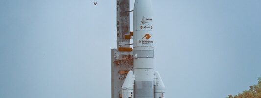 Η Ευρώπη ενισχύει την αυτόνομη πρόσβασή της στο διάστημα – Υπέγραψε νέα σύμβαση με την Arianespace