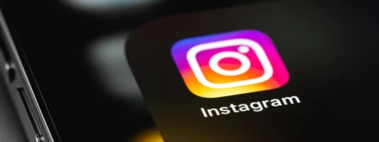 Instagram: Νέο «εργαλείο» θα προειδοποιεί για το υπερβολικό σκρολάρισμα- Τέλος τα ξενύχτια στην εφαρμογή