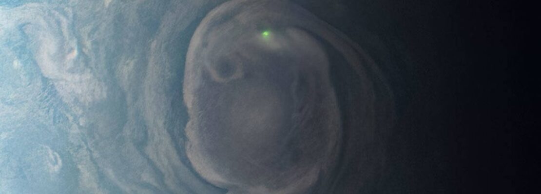 Το διαστημικό σκάφος Juno κατέγραψε μια μυστήρια «αστραπή» στον Δία