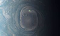 Το διαστημικό σκάφος Juno κατέγραψε μια μυστήρια «αστραπή» στον Δία