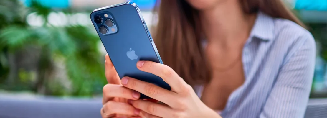 Η Apple θα επικαιροποιήσει το λογισμικό του iPhone 12 στη Γαλλία μετά τη διένεξη για τα όρια ακτινοβολίας