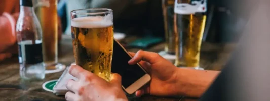 Έρευνα: Smartphones θα ανιχνεύουν πόσο μεθυσμένος είναι κάποιος με βάση τη φωνή του