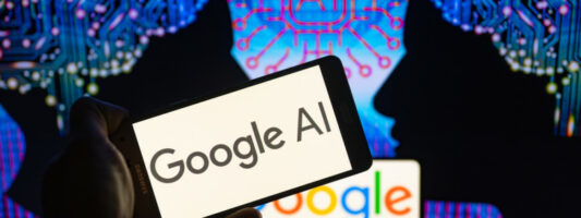 Google: Νέο εργαλείο τεχνητής νοημοσύνης για εκδότες – Προτίθεται να τους πληρώνει για τη χρήση του