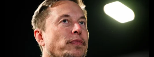 Δικαστής απορρίπτει την αγωγή του Elon Musk εναντίον μη κερδοσκοπικού οργανισμού, επικαλούμενος την ελευθερία του λόγου