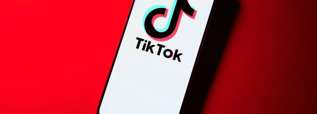 Παράνοια: Πουλάνε smartphones με προεγκατεστημένο το TikTok για χιλιάδες δολάρια