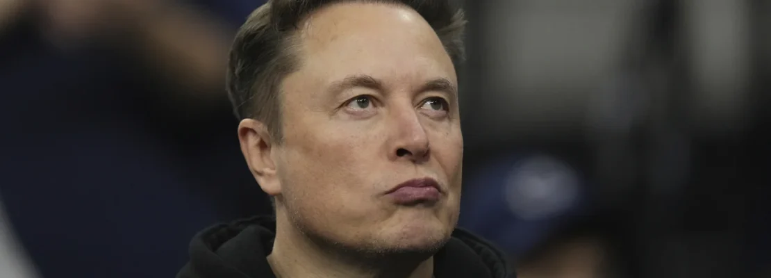 Ο Έλον Μασκ προειδοποιεί ότι τα χρήματα θα «εξαφανιστούν» στο μέλλον, καθώς η Τεχνητή Νοημοσύνη καθιστά εργασία και μισθούς περιττά